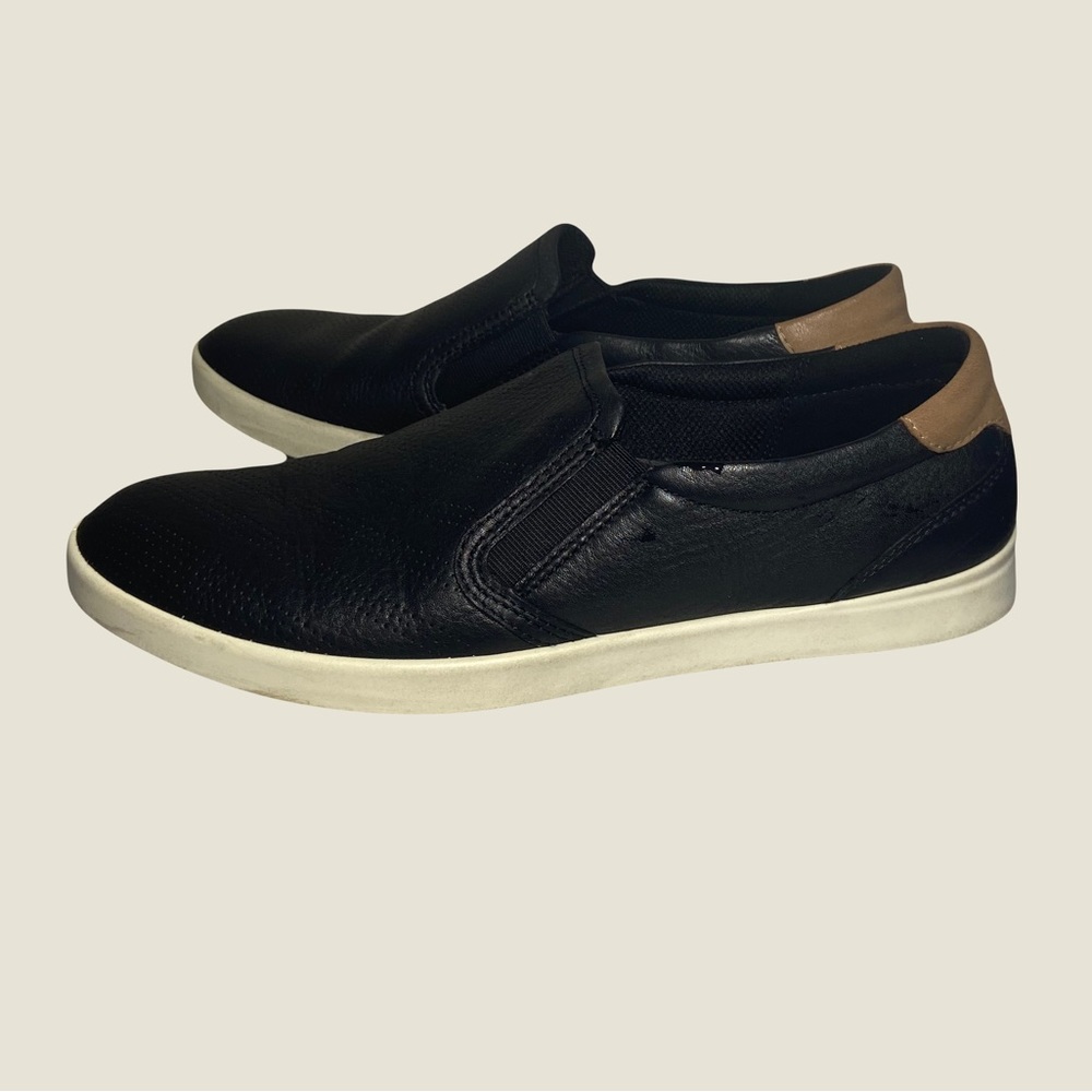 Ecco Leather Flats